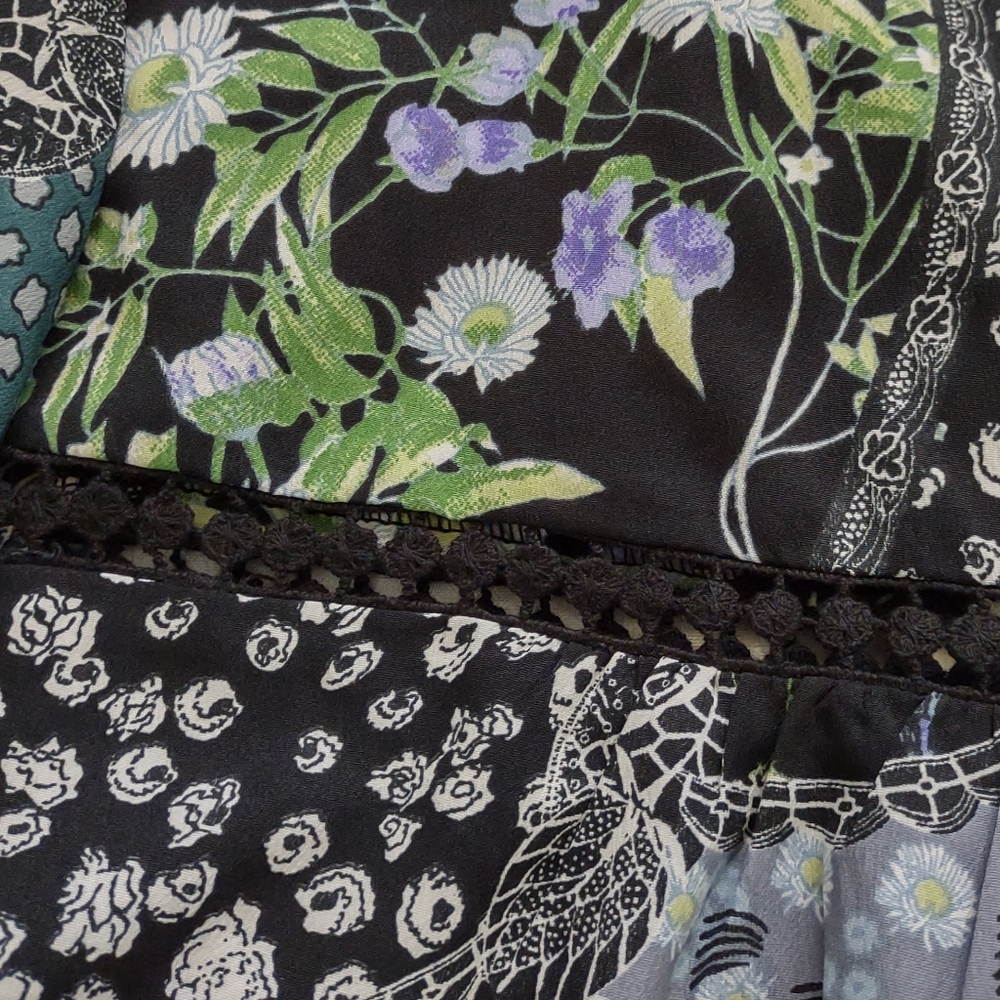 New🎀Chelsea & Theodore crochet detail tiered floral neck ties long sleeve - Picture 2 of 9